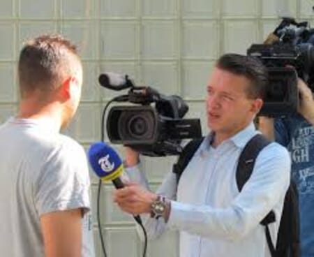 journalist interview camera journalistiek