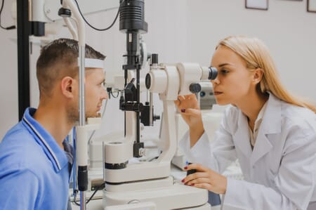 werk ogen opticien 689251966